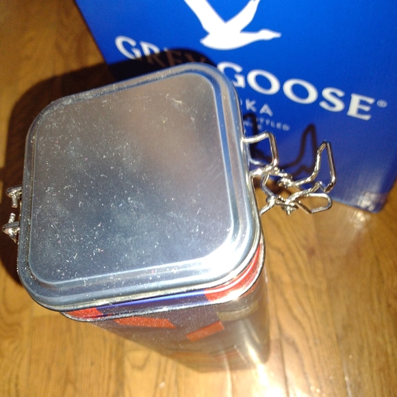 New Grey Goose Vodka metal tin - Picture 7 of 11